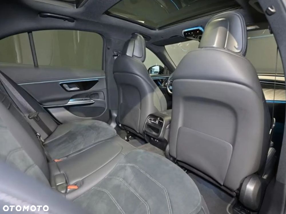 Mercedes-Benz Klasa E 220 d mHEV 4-Matic AMG 9G-Tronic - 10