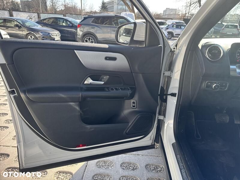Mercedes-Benz GLB 200 7G-DCT - 13