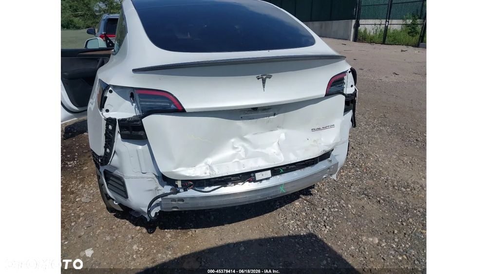Tesla Model Y Performance AWD - 9