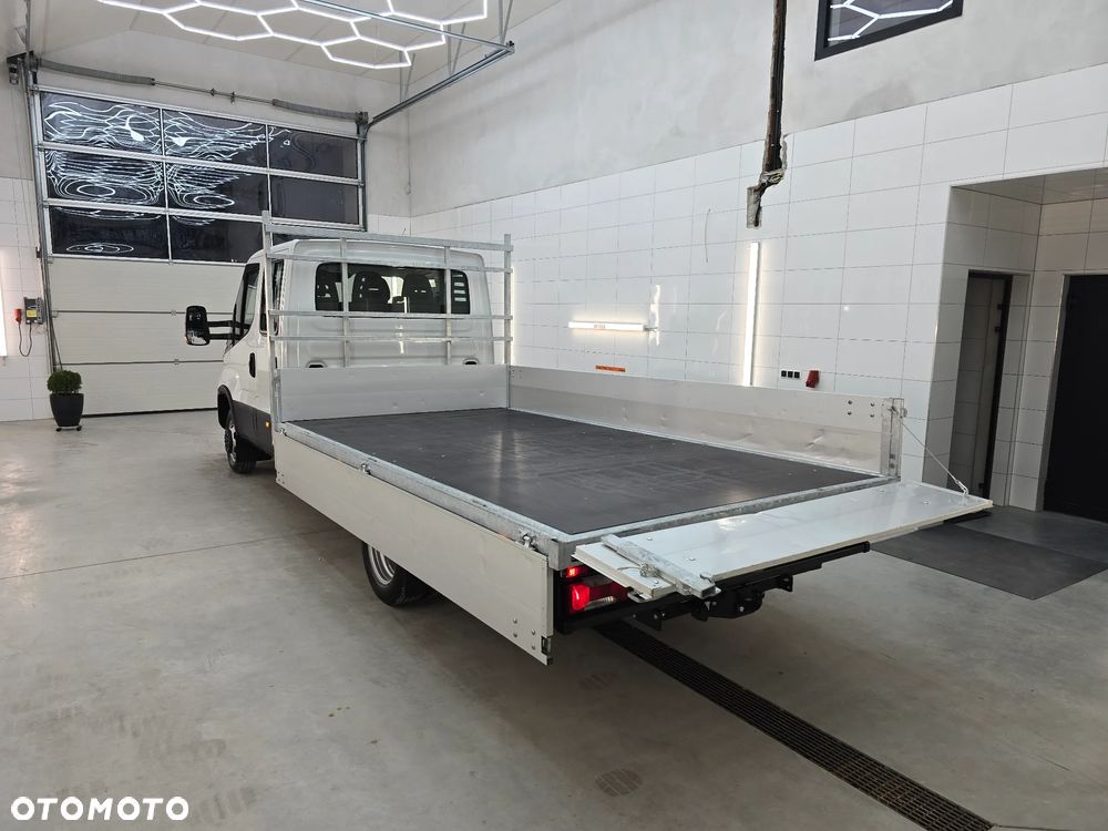 Iveco DAILY 50C18 / 35C18 DOKA SKRZYNIA DŁUGA3,81cm + SKRZYNIA NA NARZĘDZIA DEMONTOWANA HAK 3500Kg TEMPOMAT KLIMA 31 Tyś km SERWIS DO OSTATNIEGO Km ASO IVECO NA GWARANCJI - 10