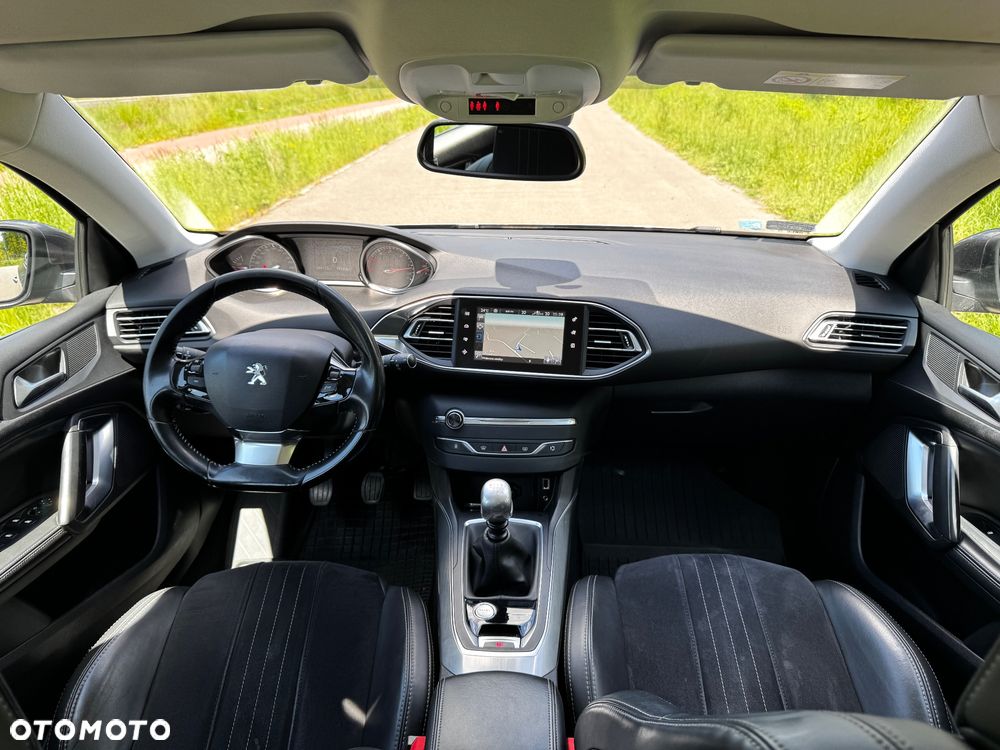 Peugeot 308 1.6 BlueHDi Allure S&S - 9