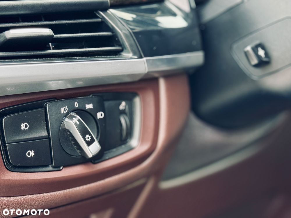 BMW X5 3.5i xDrive - 34