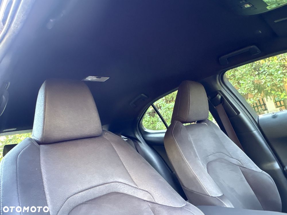 Lexus UX - 18