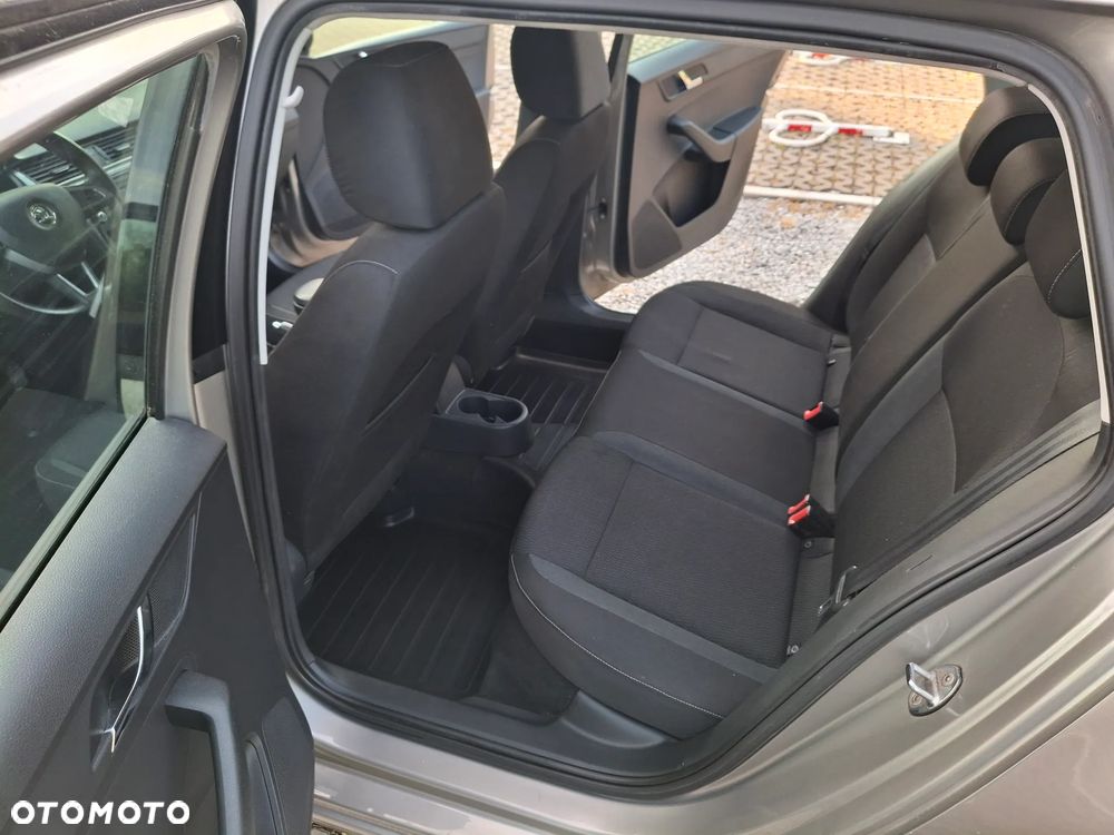 Skoda RAPID 1.2 TSI Ambition - 15