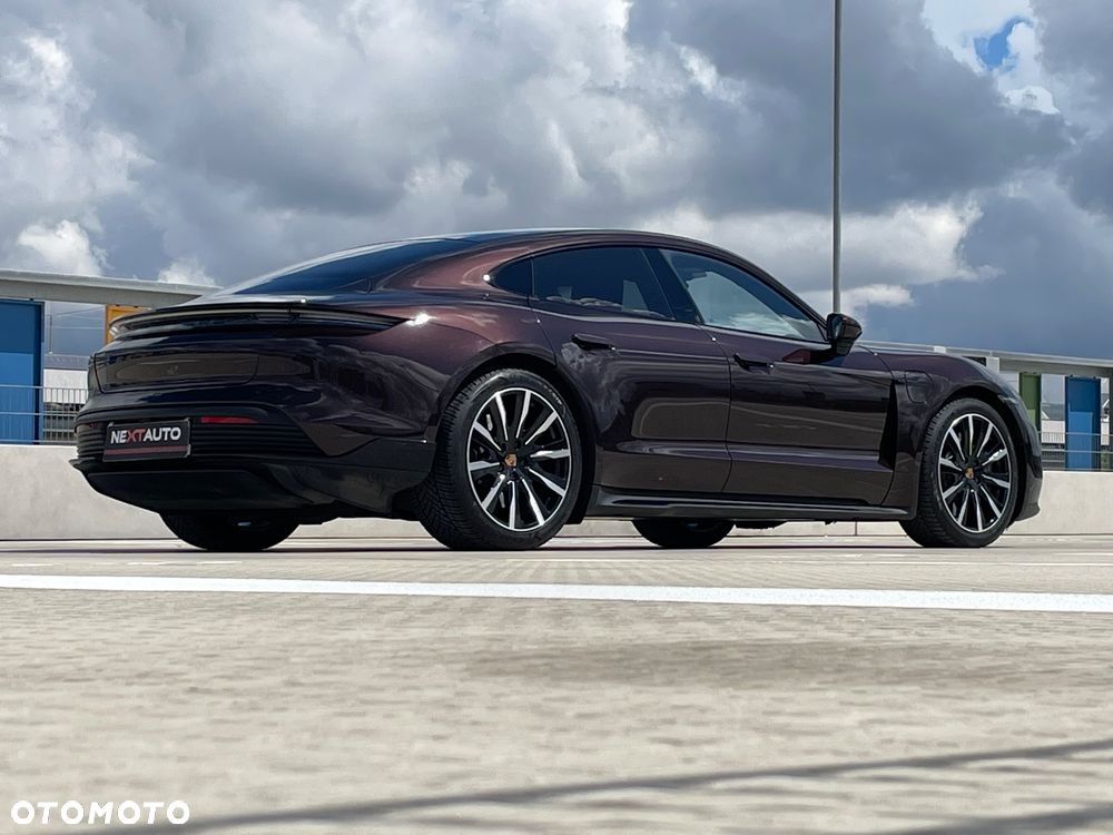 Porsche Taycan 4S Performance Plus - 12