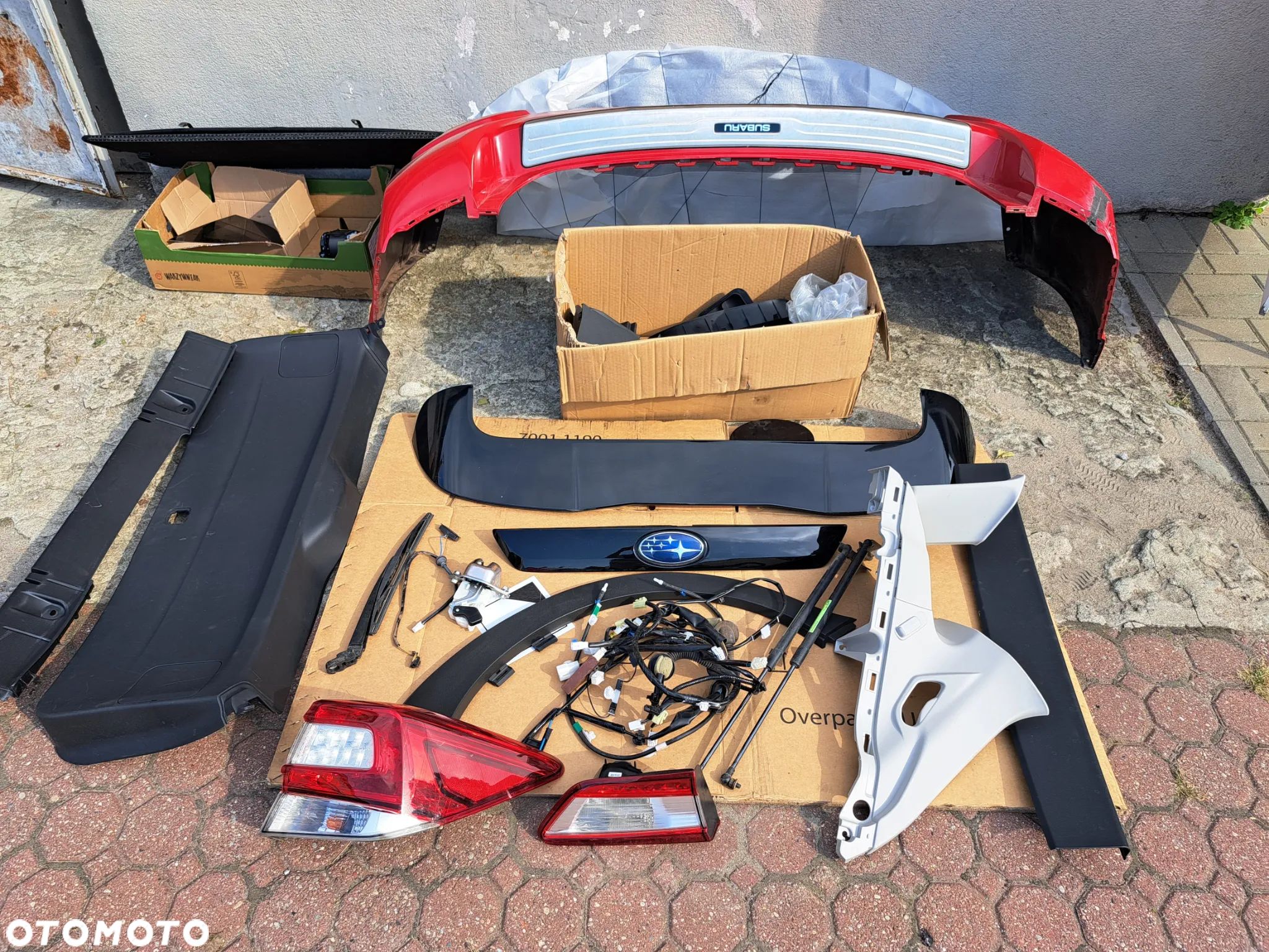 Klapa tył części  zdrerzak lampa tył prawa Subaru CROSSTREK  XV 2017- - 1