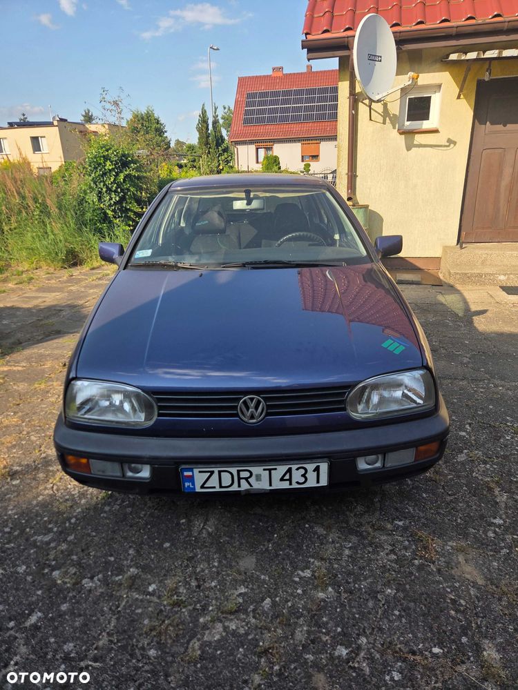 Volkswagen Golf - 4