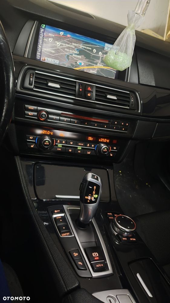 BMW Seria 5 520d xDrive - 7