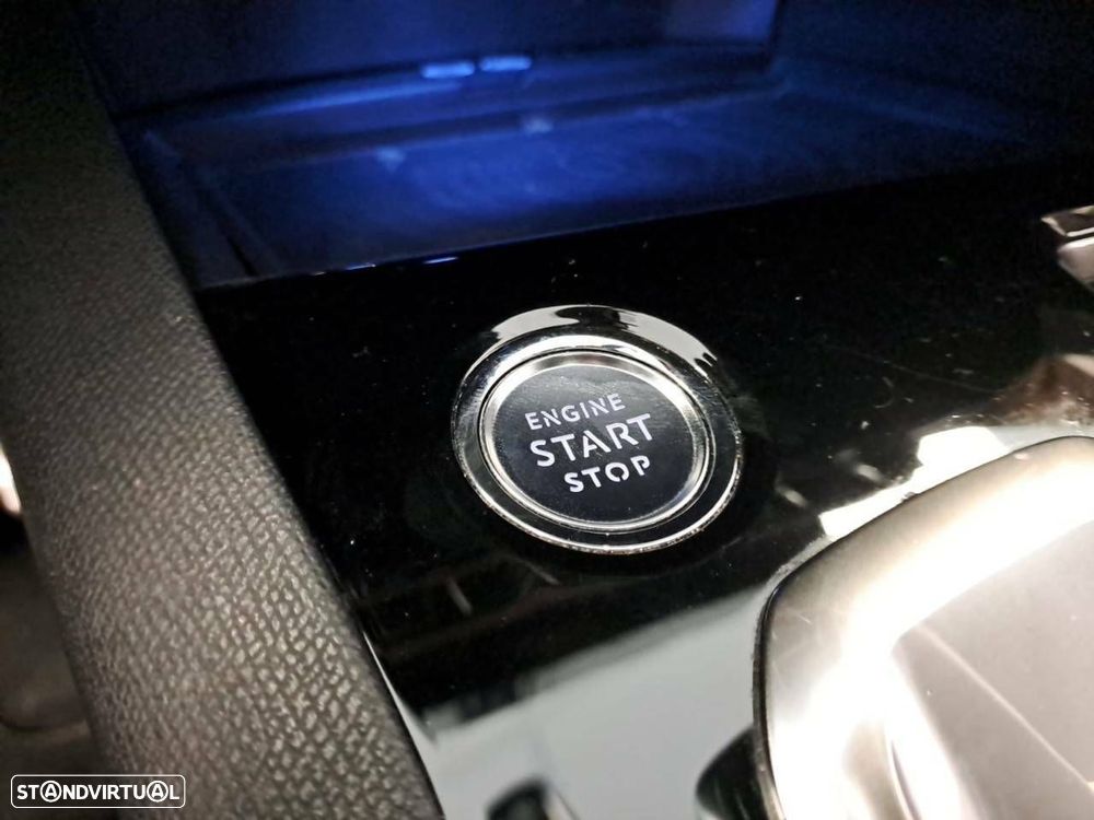 Peugeot 3008 1.6 Hybrid4 GT Pack e-EAT8 - 23