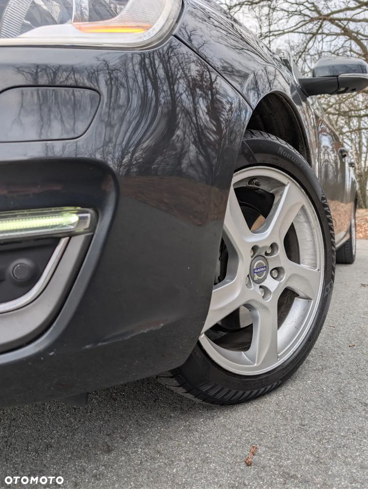 Volvo S60 T5 Drive-E Dynamic Edition (Momentum) - 26