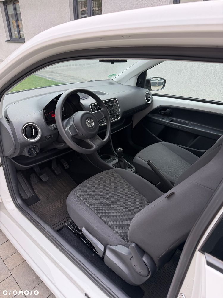 Volkswagen up! high - 5