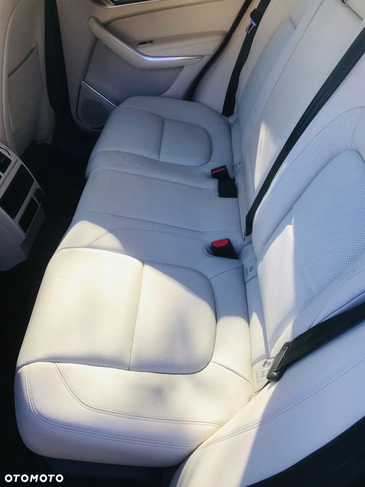 Jaguar F-Pace P250 AWD R-Dynamic HSE - 9