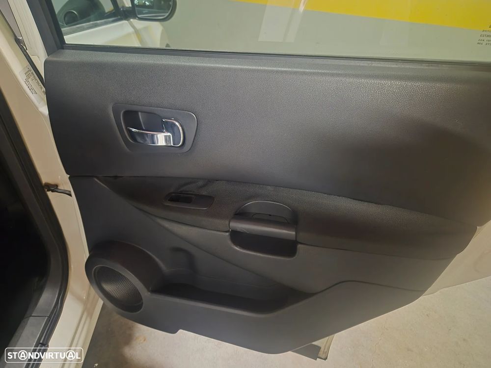 Nissan Qashqai +2 1.5 dCi Tekna Premium 17 - 34