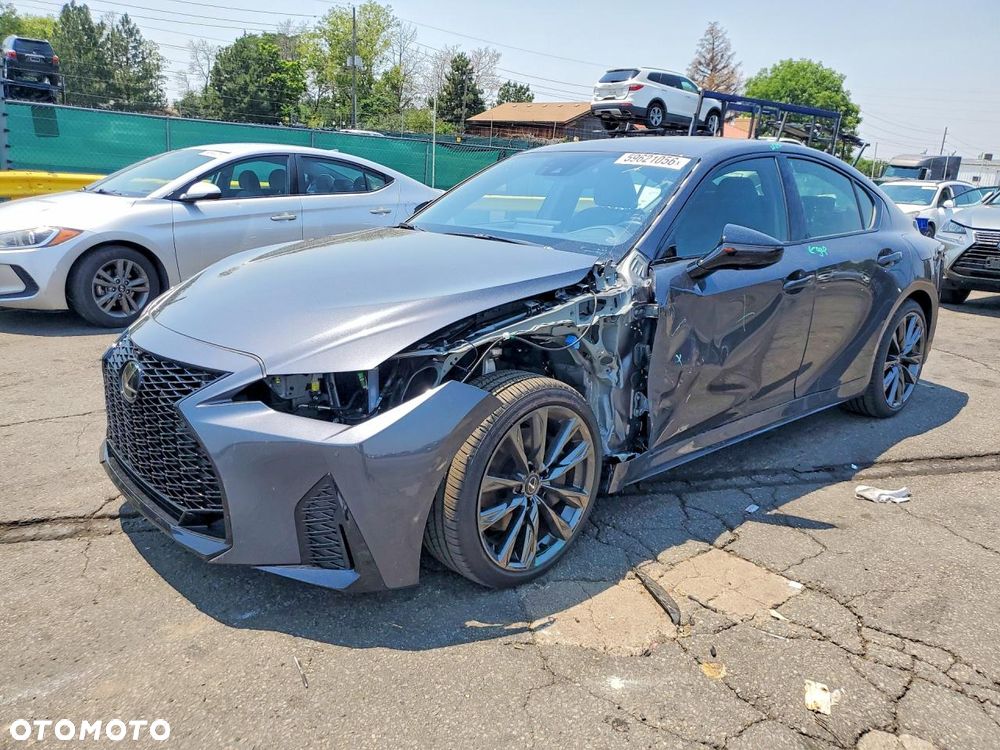 Lexus IS - 3