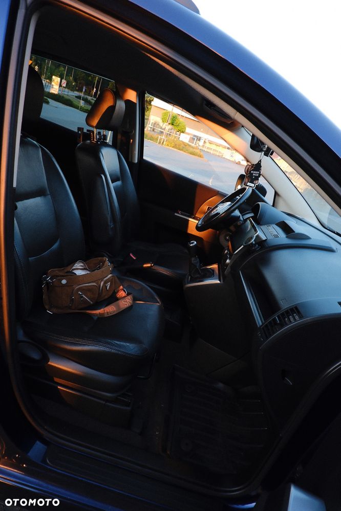 Mazda 5 2.0 Exclusive + - 13
