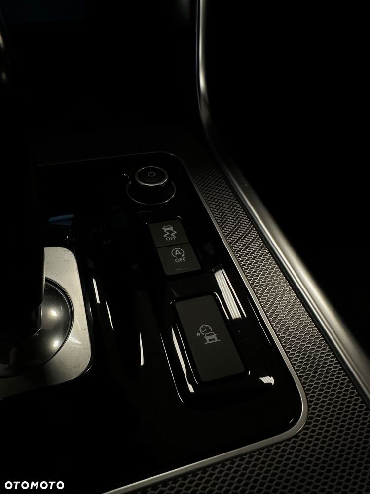 Jaguar XE 2.0 D180 R-Dynamic SE - 21