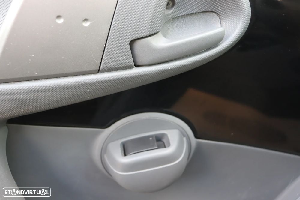 Peugeot 107 1.0 Trendy - 8