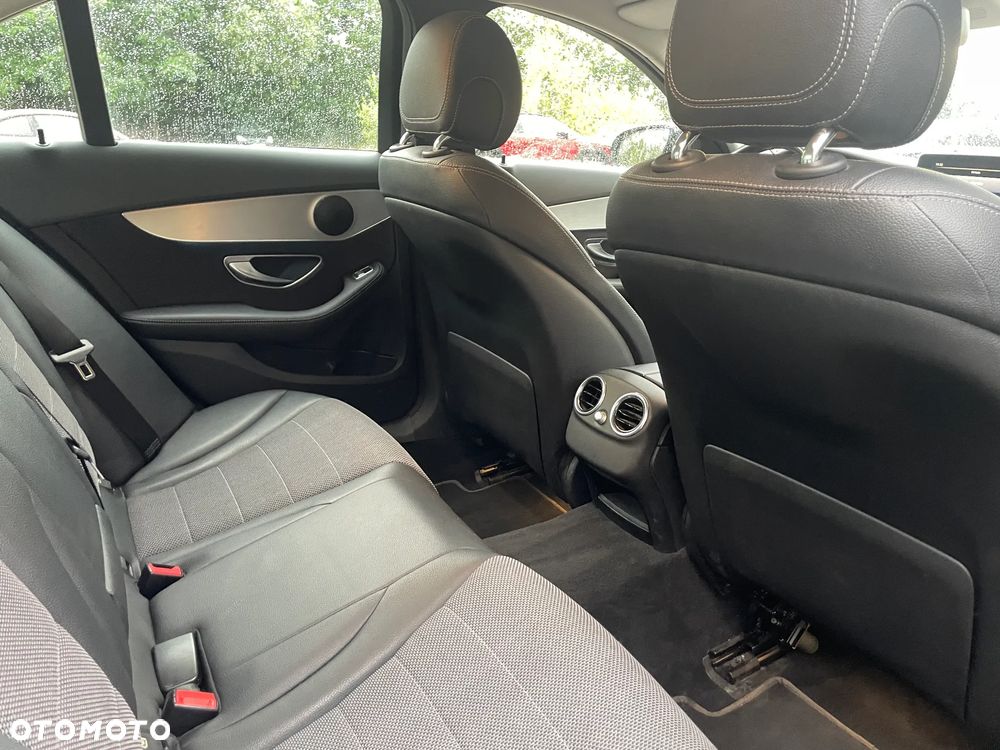 Mercedes-Benz Klasa C 200 4Matic 7G-TRONIC - 13