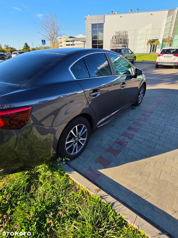 Toyota Avensis 1.8 Premium - 3