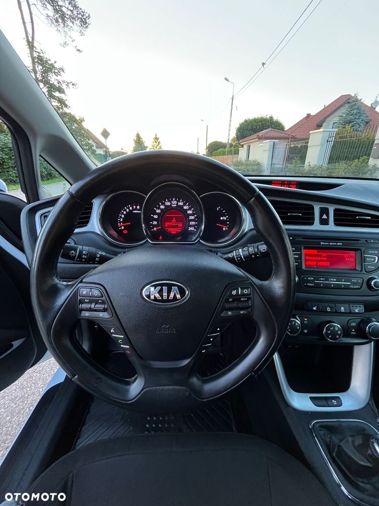 Kia Ceed 1.4 CVVT Attract - 12