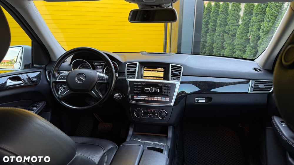 Mercedes-Benz ML - 9