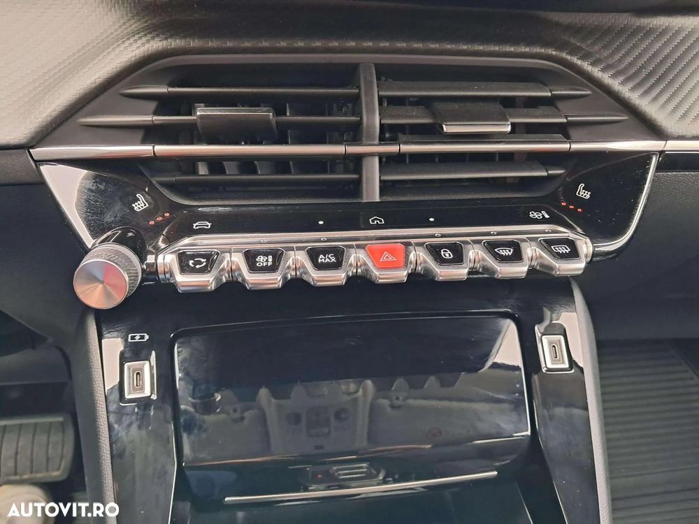 Peugeot 208 - 19