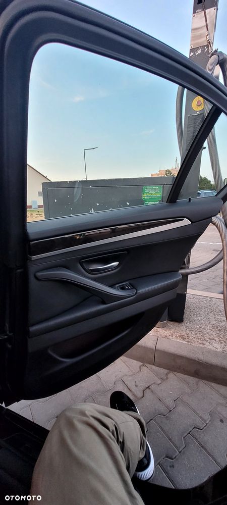 BMW Seria 5 528i xDrive - 17