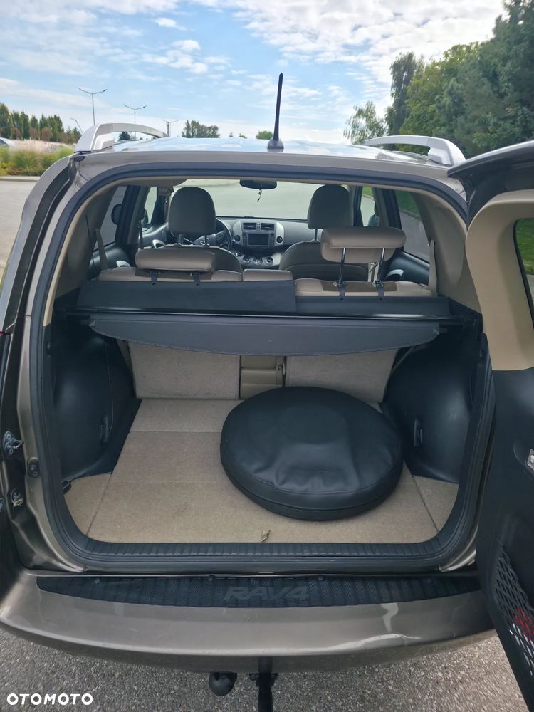 Toyota RAV4 - 15