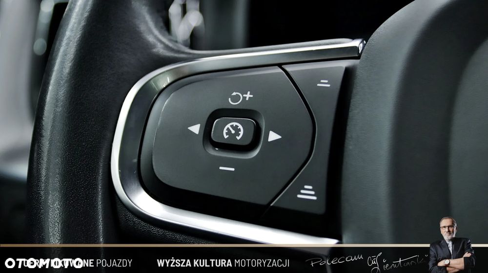 Volvo XC 60 T8 Twin Engine AWD Geartronic Momentum - 19