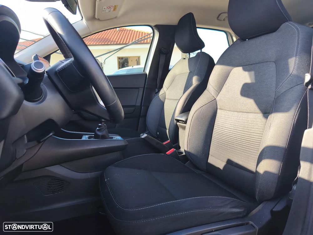 Renault Captur 1.0 TCe Equilibre Bi-Fuel - 11