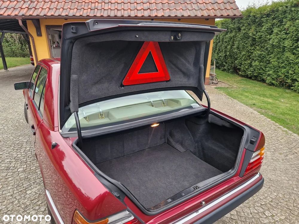 Mercedes-Benz W124 (1984-1993) - 13