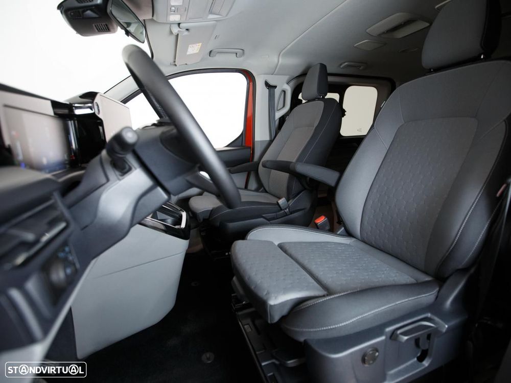 Ford Tourneo Custom L1H1 VA Auto Titanium — fotografia 7