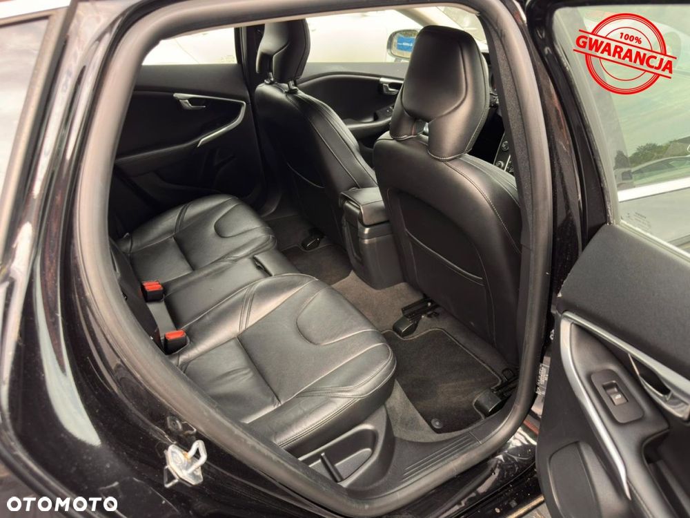 Volvo V40 D2 Drive-E R-Design Kinetic - 32