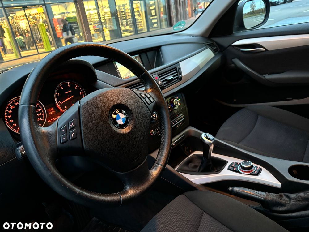 BMW X1 sDrive18i - 13