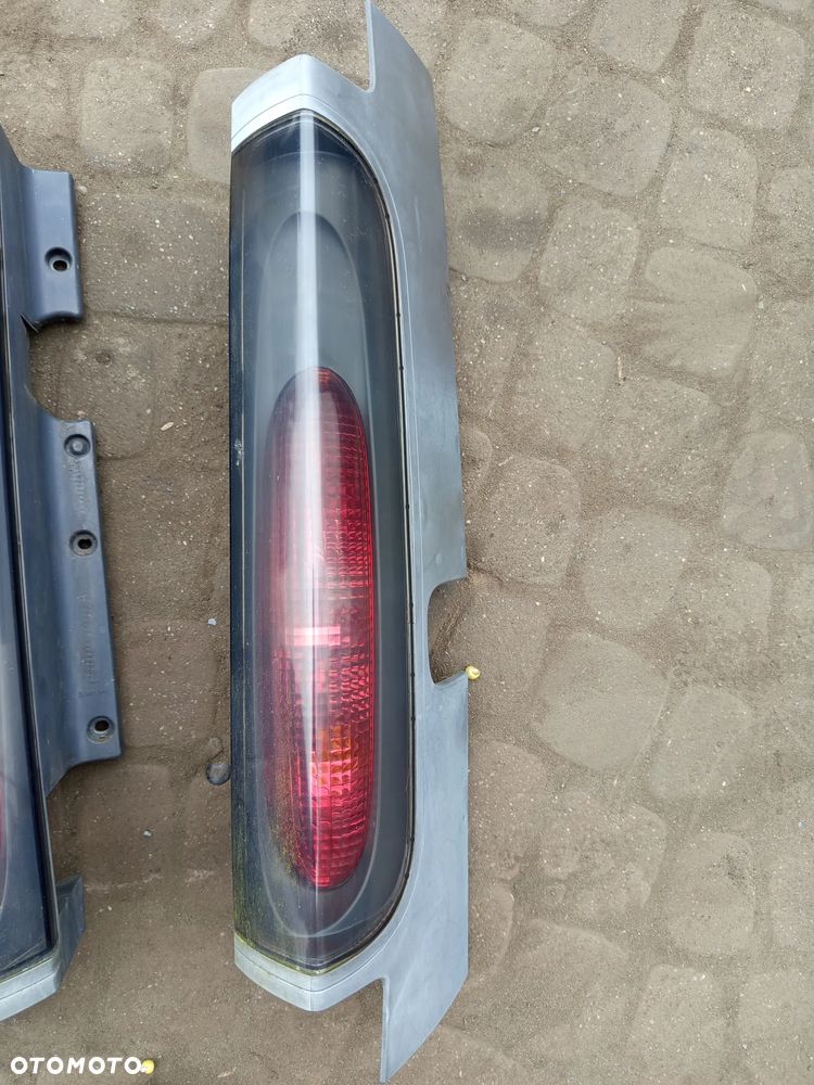 LAMPA TYLNA LEWA DRZWI RENAULT TRAFIC VIVARO 01-06 LISTWA WTYCZKA - 4