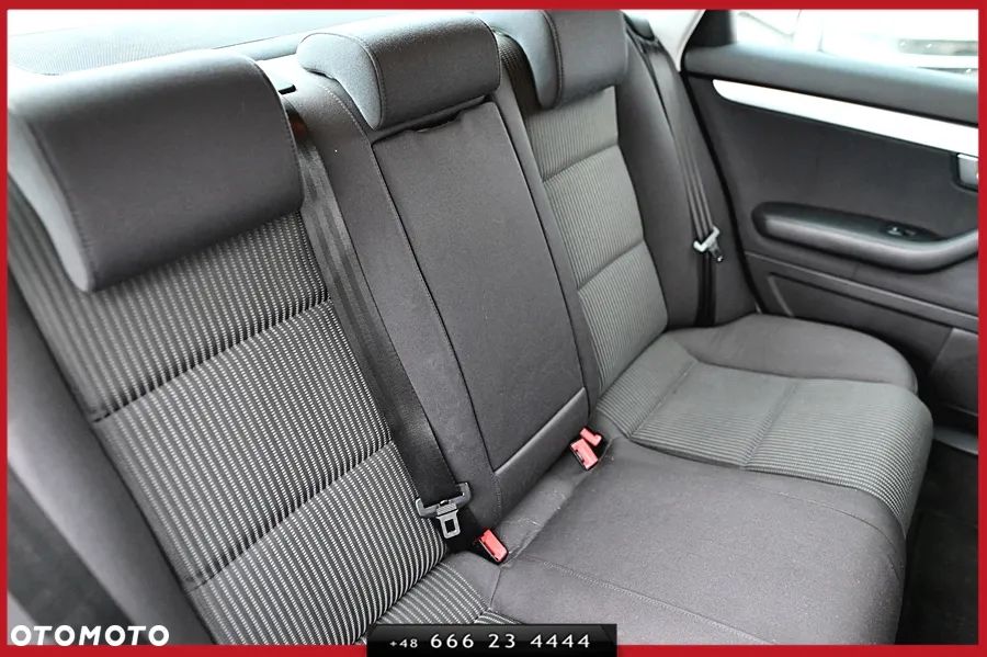 Audi A4 Limousine - 18