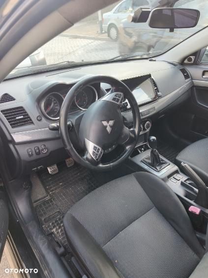Mitsubishi Lancer - 8
