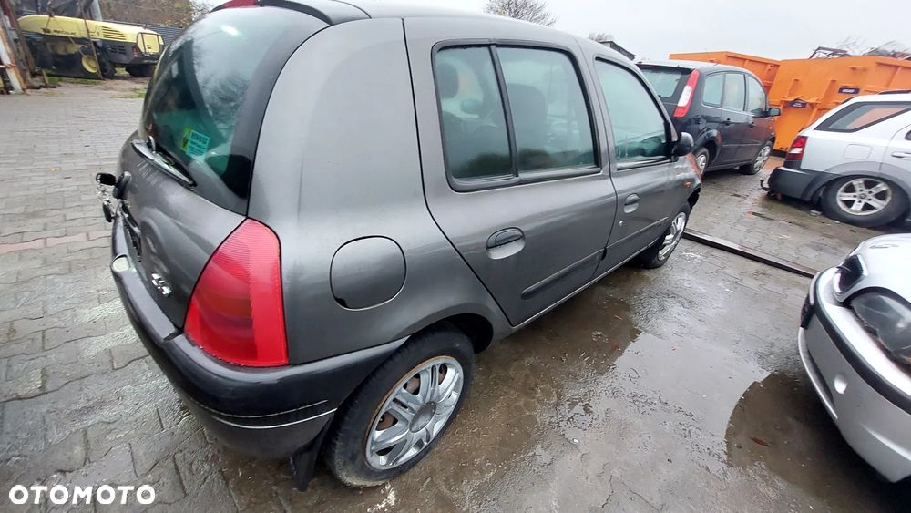 Renault Clio II 2002r. 1,2 benzyna na części fotel szyba lusterko klapa błotnik alternator rozrusznik itp - 6