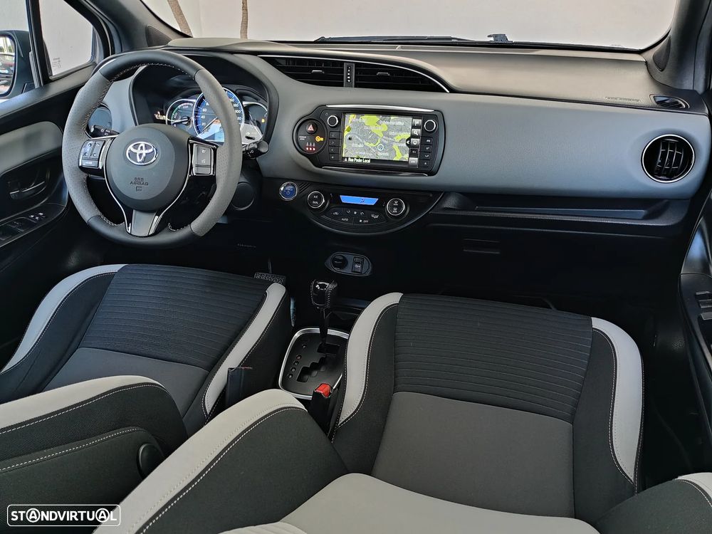 Toyota Yaris 1.5 HSD Comfort +P.Style+P.Techno — fotografia 60