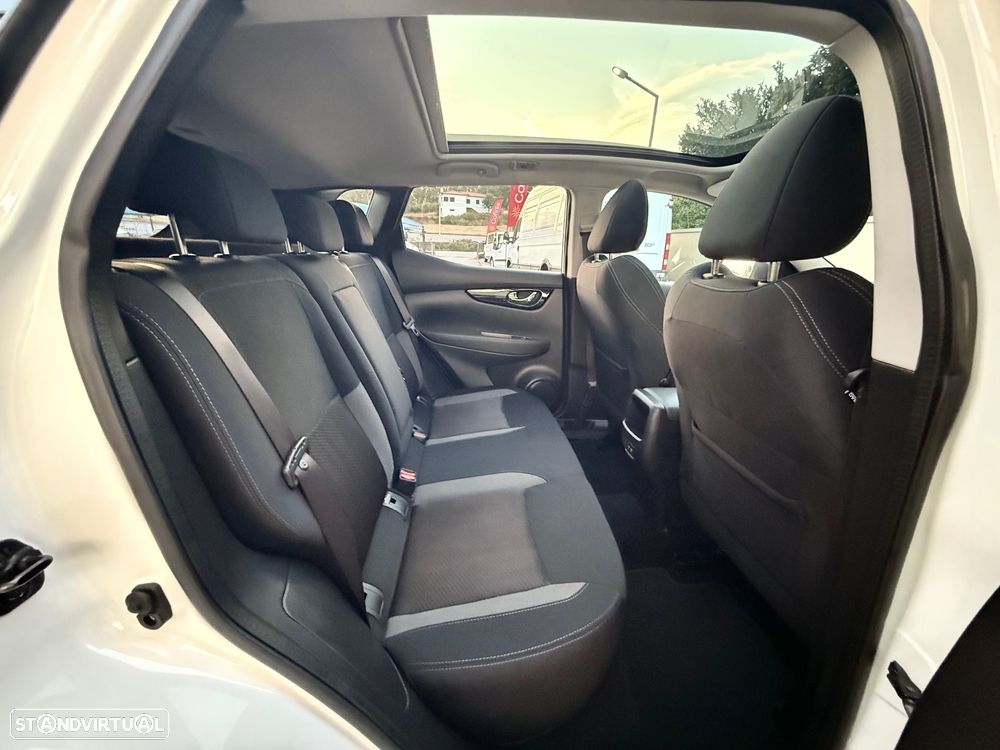 Nissan Qashqai 1.5 dCi N-Connecta J18 - 13