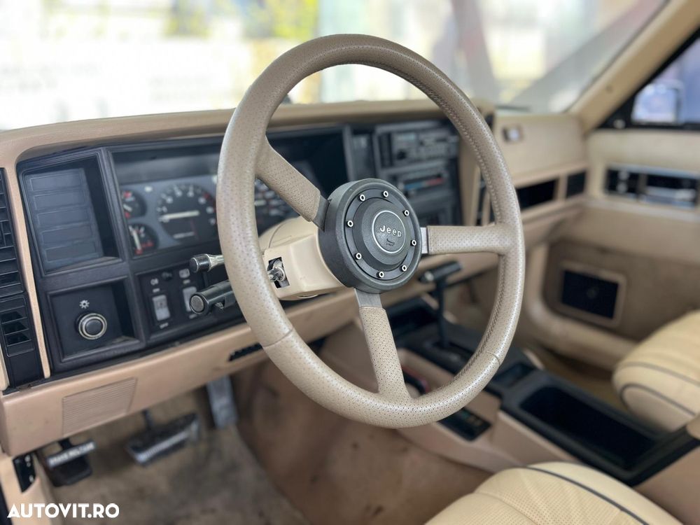 Jeep Comanche - 8