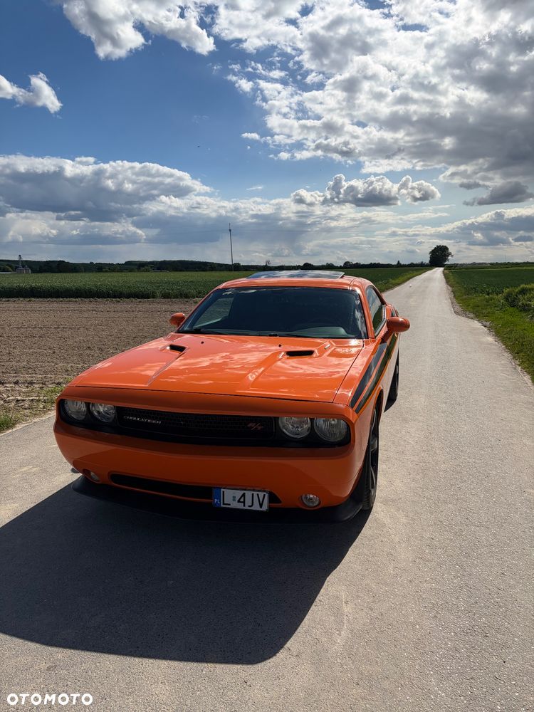 Dodge Challenger - 2