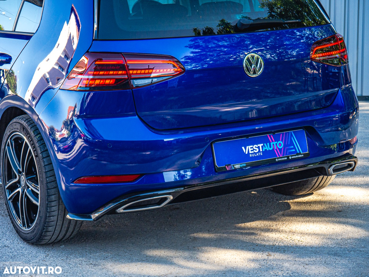 Volkswagen Golf 1.5 eTSI OPF DSG R-Line - 38