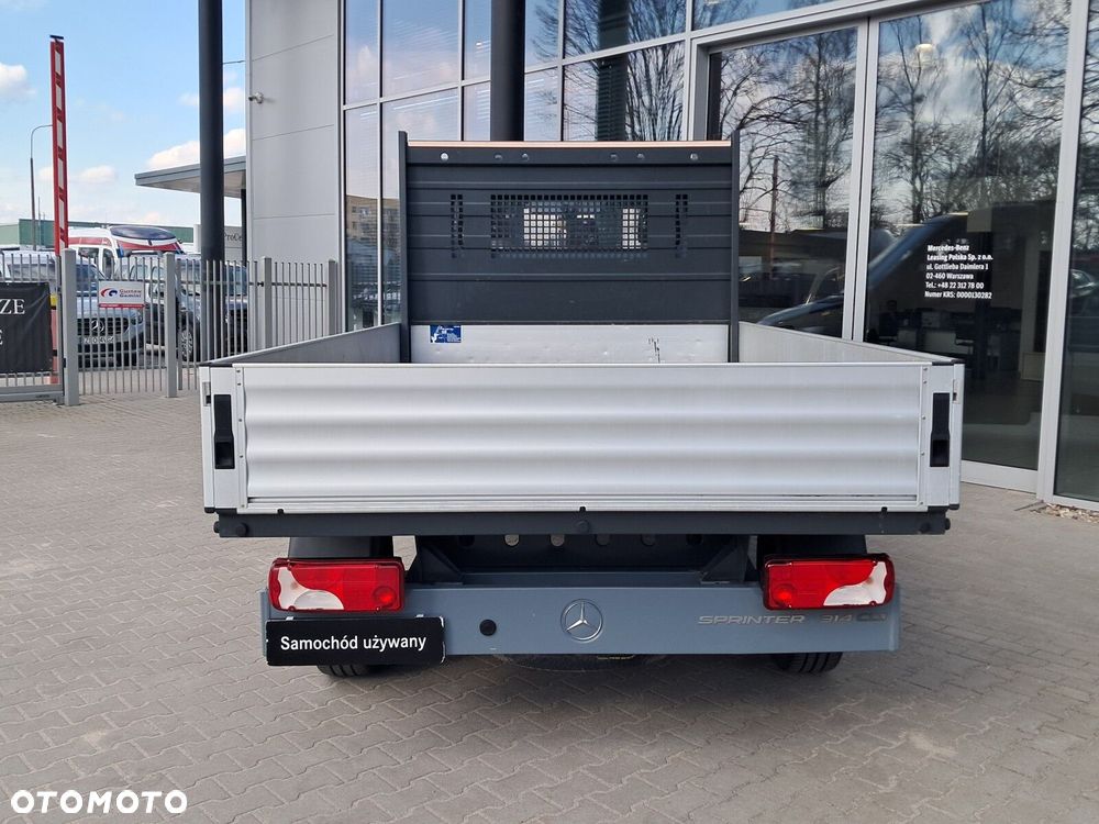 Mercedes-Benz Sprinter 910 - 7