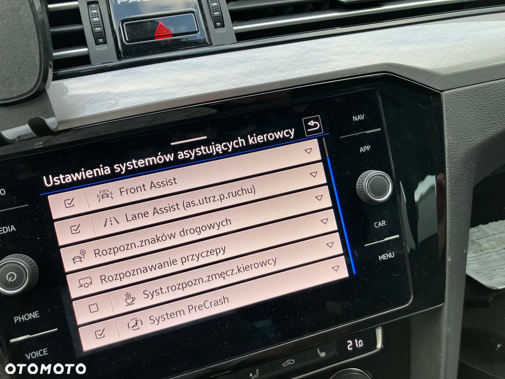 Volkswagen Passat 2.0 TDI SCR DSG 4Motion Business - 22