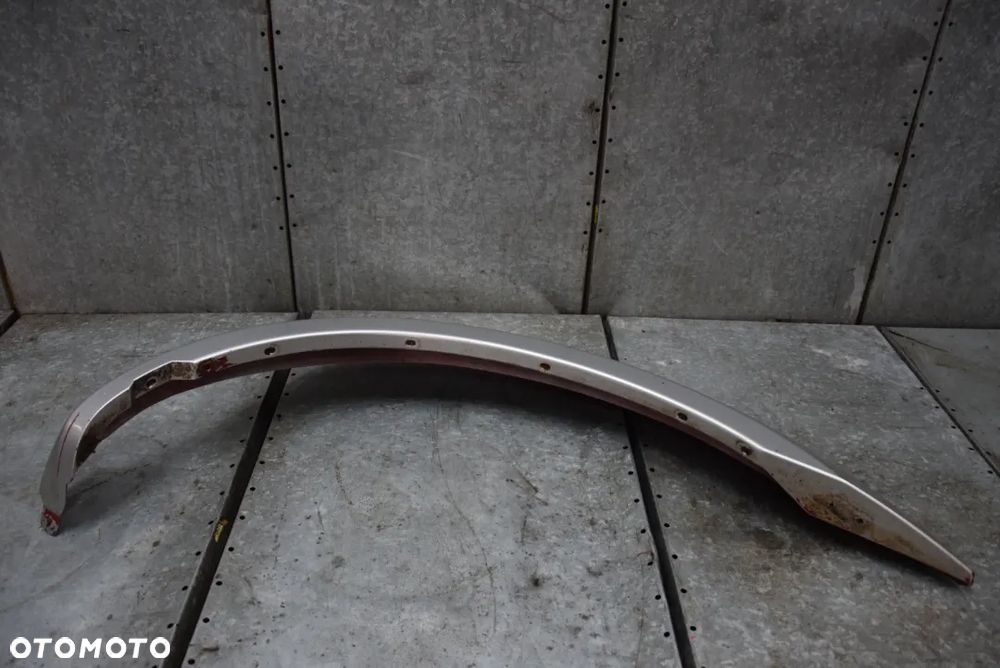 NISSAN NAVARA D22 LISTWA BŁOTNIKA PRAWA PRZÓD 4D - 6