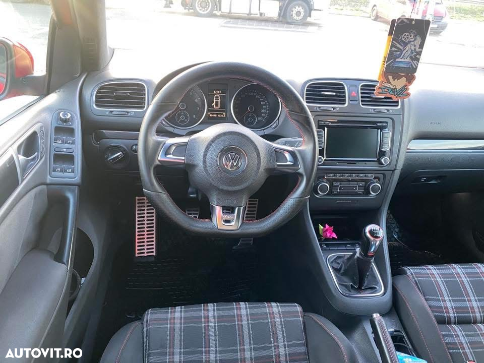 Volkswagen Golf - 23