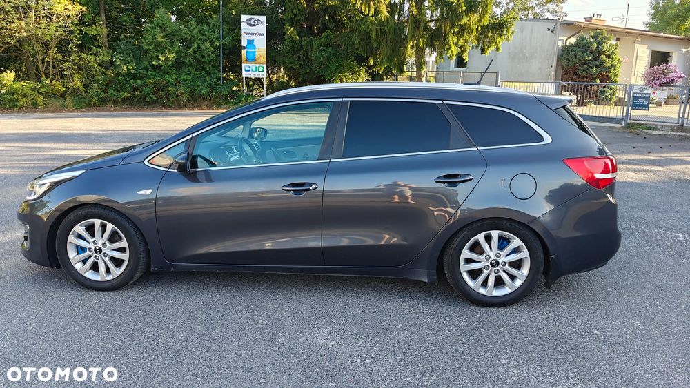 Kia Ceed - 12