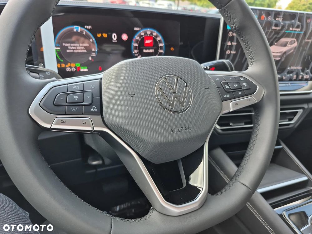 Volkswagen Tiguan - 25