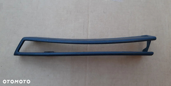 VW Passat B6 ramka kierunkowskazu lewa 3C0807717